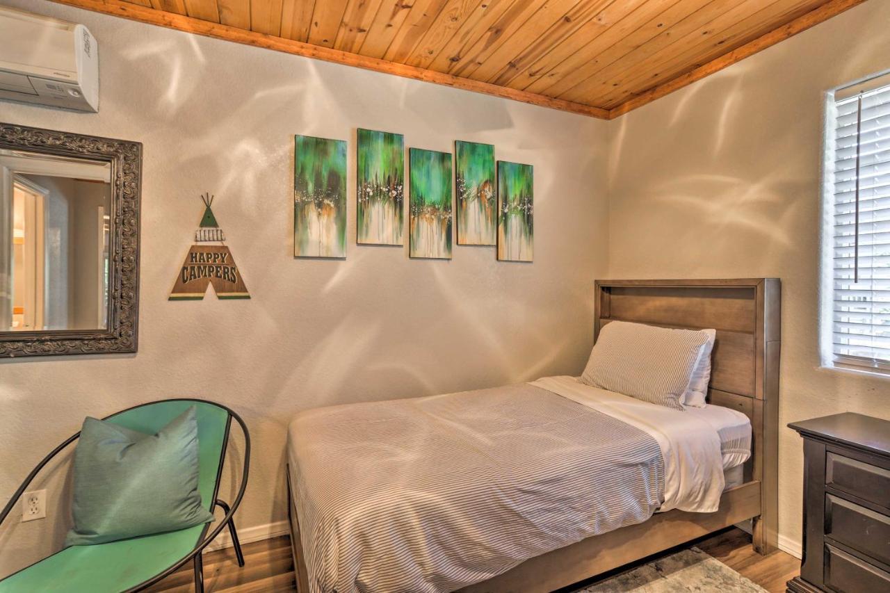 Remodeled Crestline Retreat Walk To Lake Gregory! Eksteriør bilde