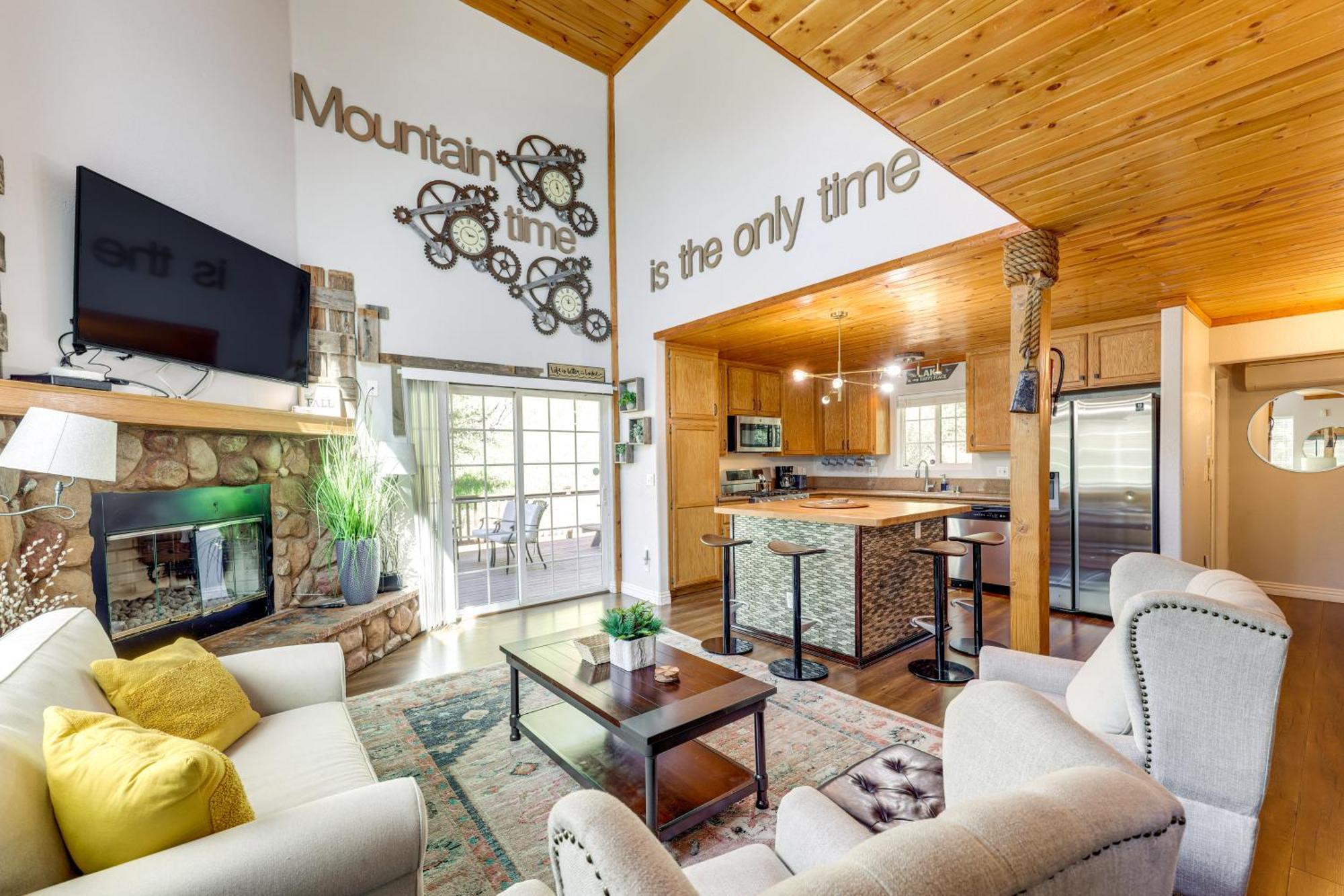 Remodeled Crestline Retreat Walk To Lake Gregory! Eksteriør bilde
