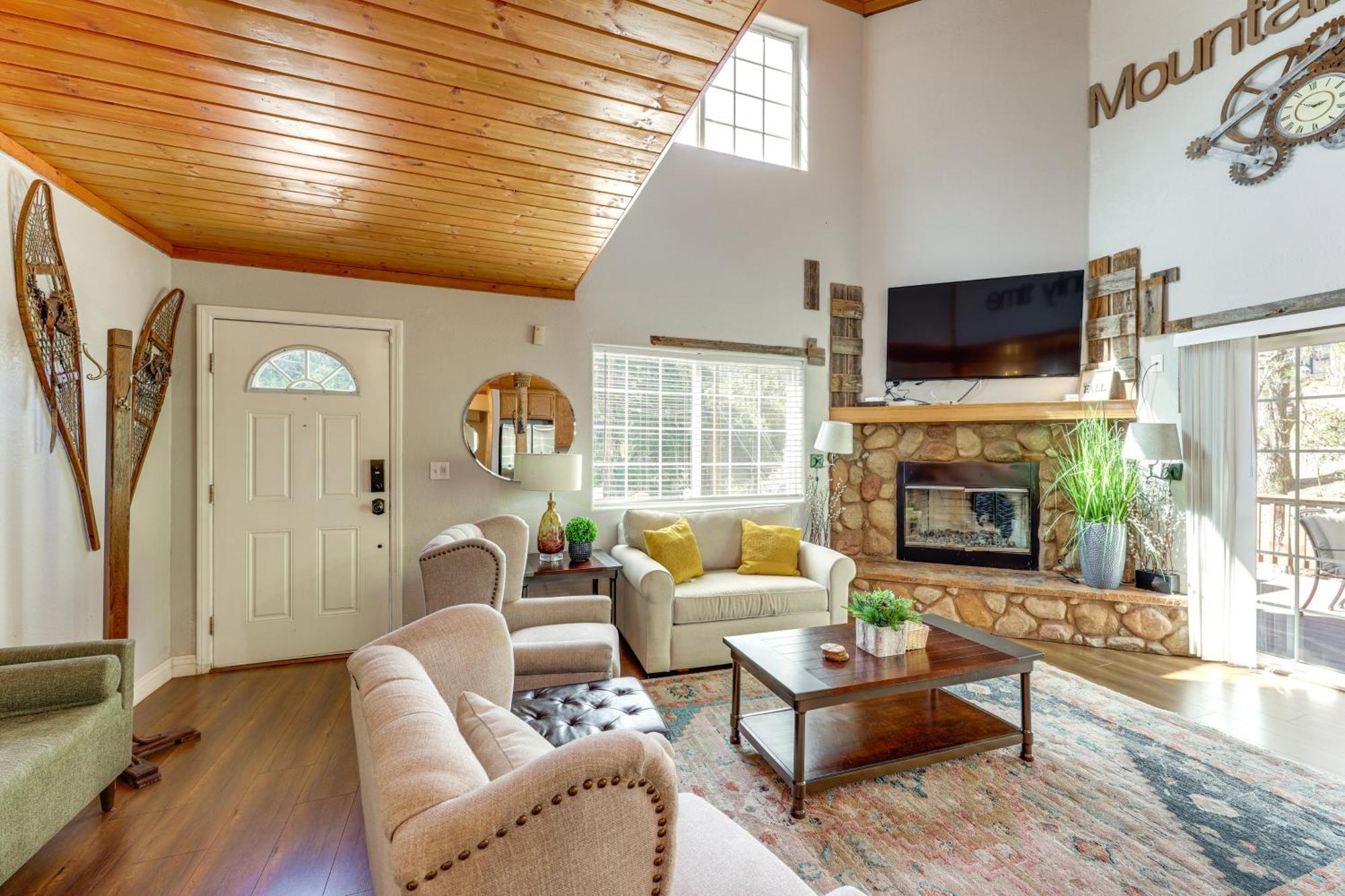 Remodeled Crestline Retreat Walk To Lake Gregory! Eksteriør bilde