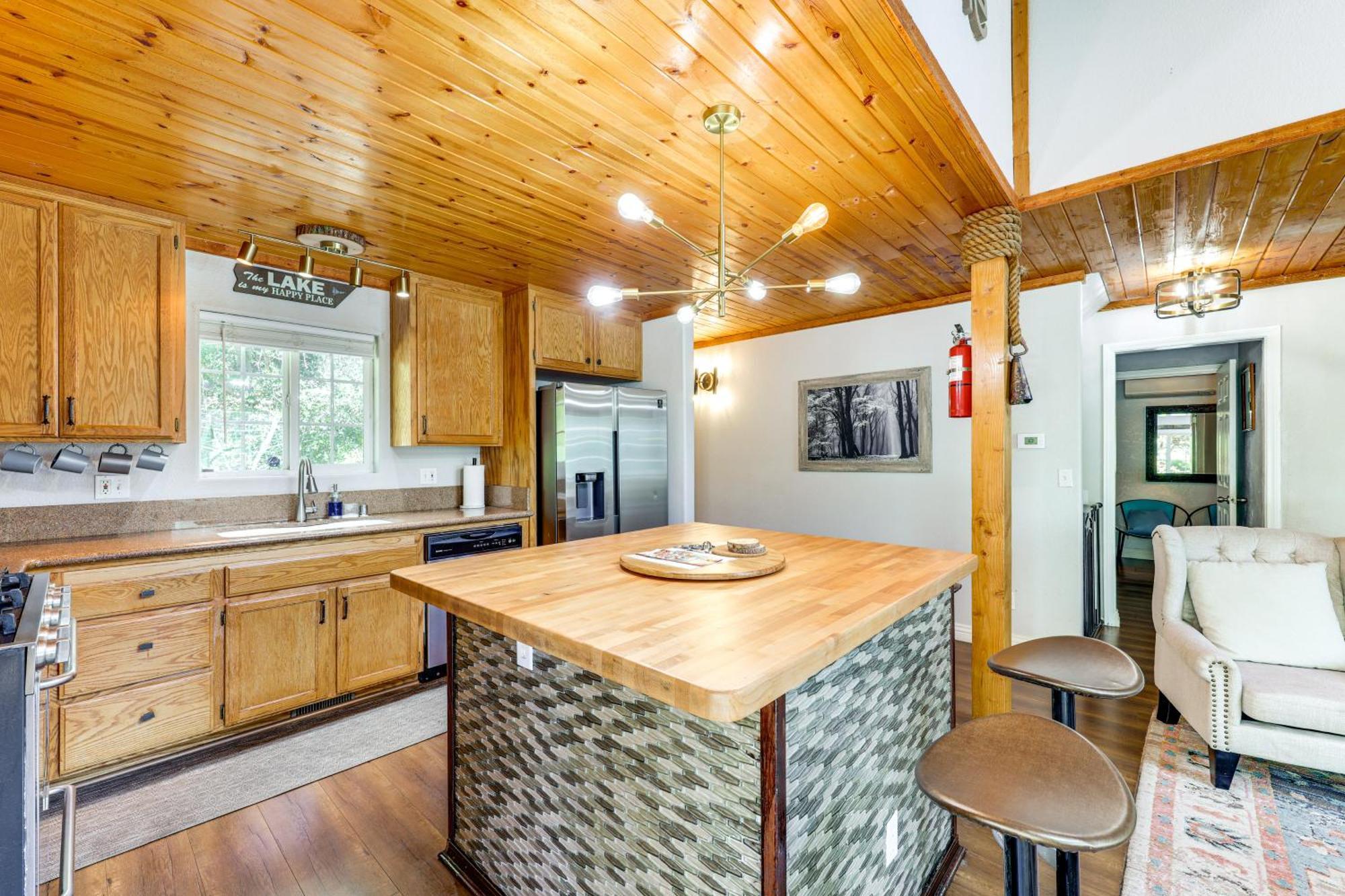 Remodeled Crestline Retreat Walk To Lake Gregory! Eksteriør bilde
